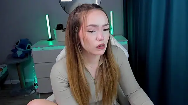 Evia r0se online show from September 20, 2025, 4:23 pm