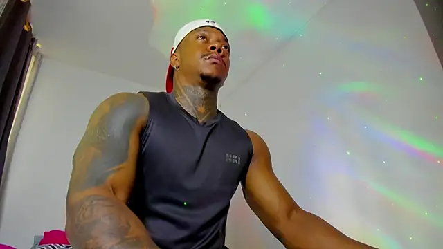 Snapshot of ronnie_7777 chatting on October 24, 2025, 4:39 pm ronnie 7777 online show from October 24, 2025, 4:39 pm