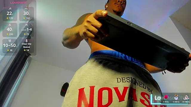 Snapshot of ronnie_7777 chatting on November 8, 2025, 3:04 pm ronnie 7777 online show from November 8, 2025, 3:04 pm