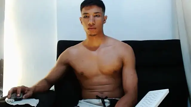 JacksonCooper1 online show from December 21, 2024, 11:34 pm