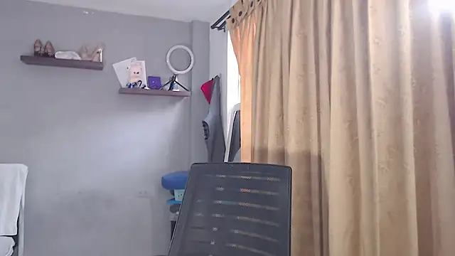 Snapshot of SusanLeroy chatting on October 9, 2025, 11:33 am SusanLeroy online show from October 9, 2025, 11:33 am