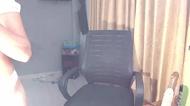 Snapshot of SusanLeroy chatting on October 21, 2025, 10:25 am SusanLeroy online show from October 21, 2025, 10:25 am