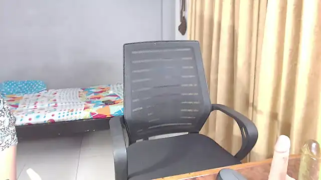 Snapshot of SusanLeroy chatting on November 16, 2025, 9:47 am SusanLeroy online show from November 16, 2025, 9:47 am