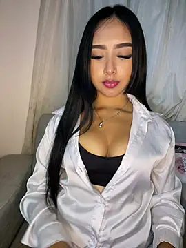 SOPHIACANDY19  online show from February 10, 2025, 1:46 am