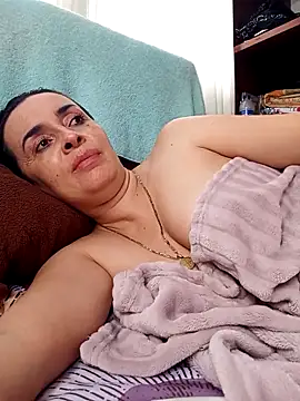 Samantha Sullivan  online show from October 29, 2025, 12:15 pm