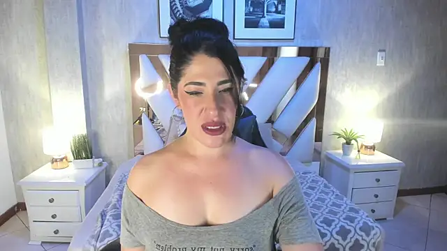 Vero wayne online show from July 7, 2026, 1:25 pm
