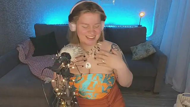 Kira Citro online show from January 17, 2025, 8:11 pm