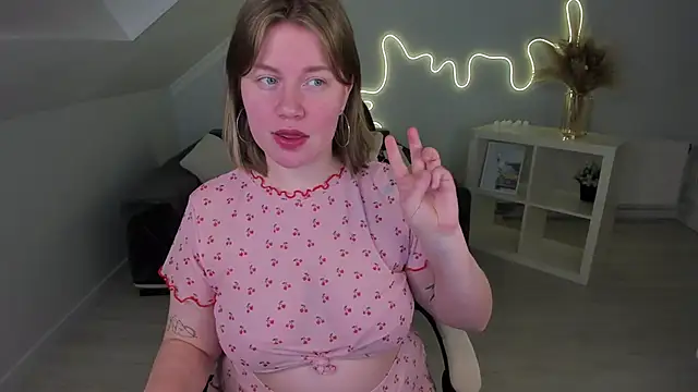 Kira Citro online show from February 28, 2025, 8:28 pm