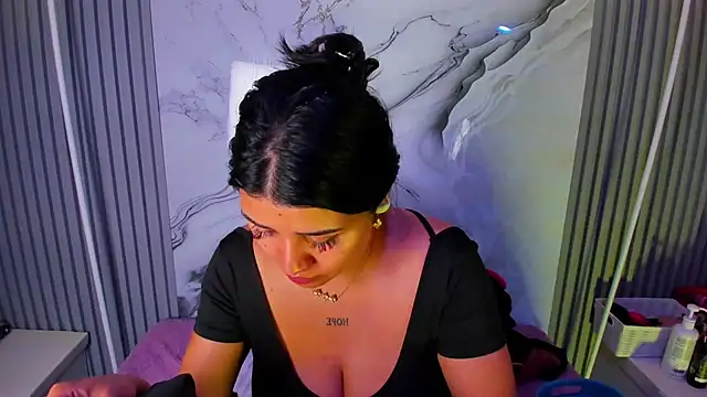 venusowen  online show from June 15, 2026, 1:00 pm