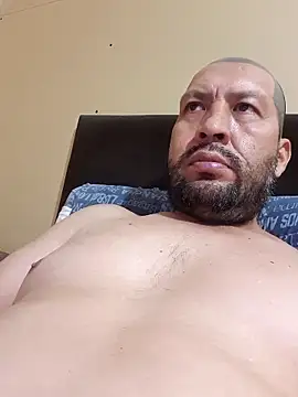 Snapshot of danielll2024 chatting on March 4, 2026, 4:20 am danielll2024 online show from March 4, 2026, 4:20 am