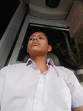 alexchir4 online show from June 4, 2026, 9:52 pm