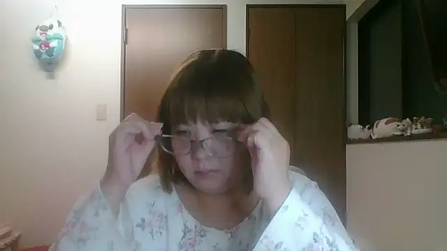 Snapshot of SAKU-RA-chan chatting on October 23, 2025, 12:04 pm SAKU-RA-chan online show from October 23, 2025, 12:04 pm