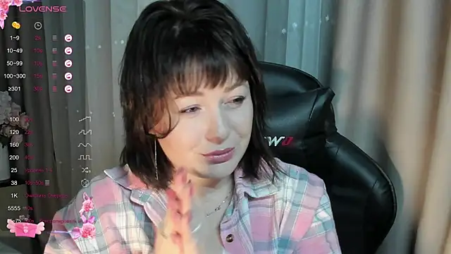 Snapshot of Victoria_Di chatting on November 19, 2025, 3:01 pm Victoria Di online show from November 19, 2025, 3:01 pm