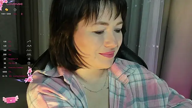 Snapshot of Victoria_Di chatting on November 10, 2025, 3:33 am Victoria Di online show from November 10, 2025, 3:33 am