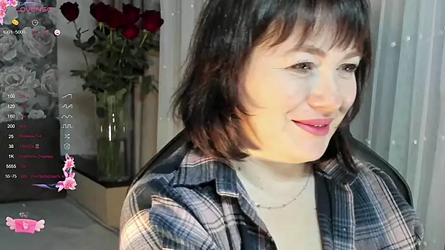 Snapshot of Victoria_Di chatting on November 10, 2025, 3:39 pm Victoria Di online show from November 10, 2025, 3:39 pm