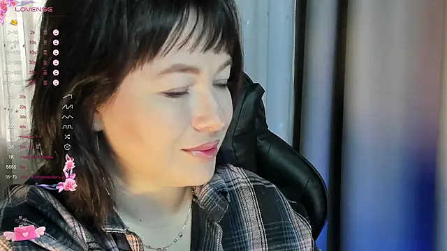 Snapshot of Victoria_Di chatting on November 16, 2025, 3:22 am Victoria Di online show from November 16, 2025, 3:22 am