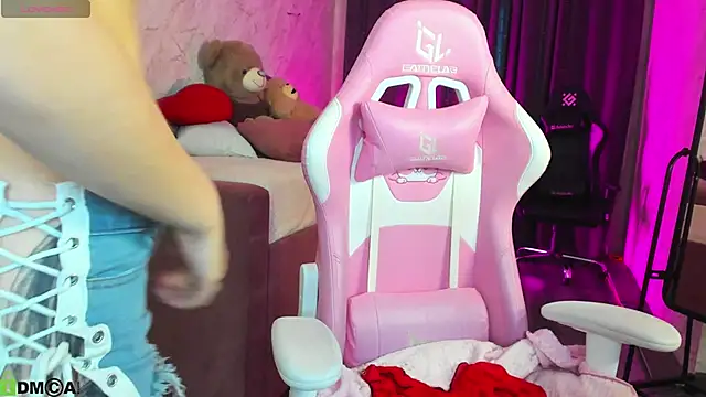 Kira yoon online show from October 12, 2025, 12:56 am