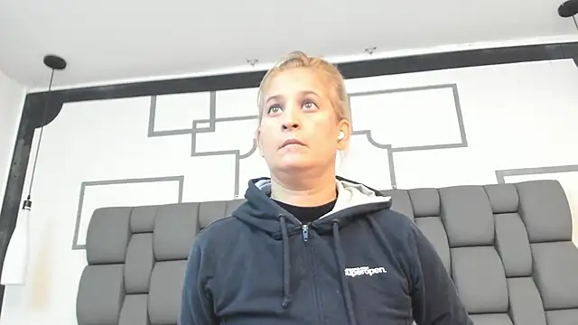 Jade squirtt online show from October 13, 2025, 1:12 pm