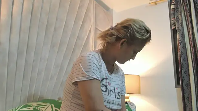 Jade squirtt online show from November 5, 2025, 9:34 am