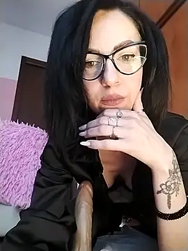 dahlia 82 online show from May 12, 2026, 8:43 am