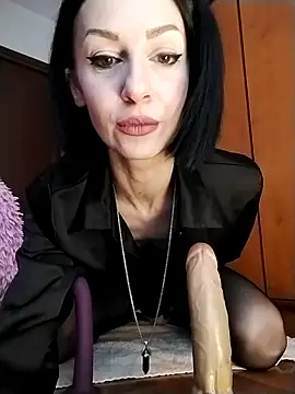 dahlia 82 online show from March 2, 2026, 9:27 am