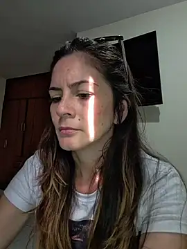 Snapshot of Hanny_24 chatting on February 3, 2026, 7:52 pm Hanny 24 online show from February 3, 2026, 7:52 pm