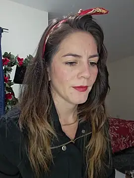 Snapshot of Hanny_24 chatting on December 18, 2025, 11:25 am Hanny 24 online show from December 18, 2025, 11:25 am