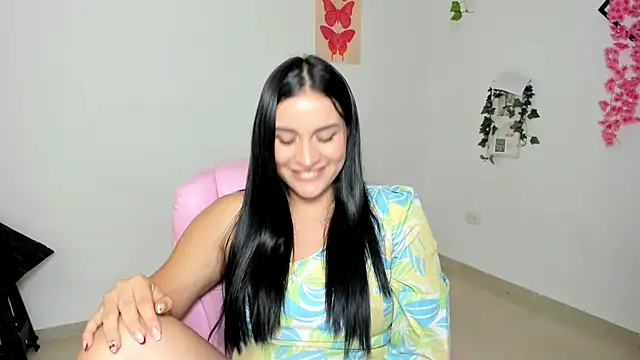 Snapshot of Emic_ chatting on February 9, 2026, 1:58 am Emic online show from February 9, 2026, 1:58 am