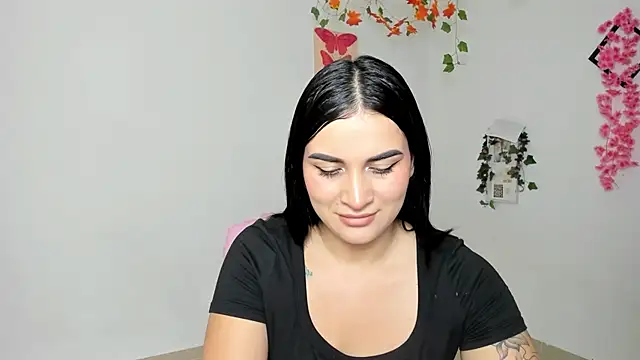 Snapshot of Emic_ chatting on February 13, 2026, 4:29 pm Emic online show from February 13, 2026, 4:29 pm