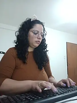Snapshot of babyluna939 chatting on July 19, 2026, 9:06 am babyluna939 online show from July 19, 2026, 9:06 am