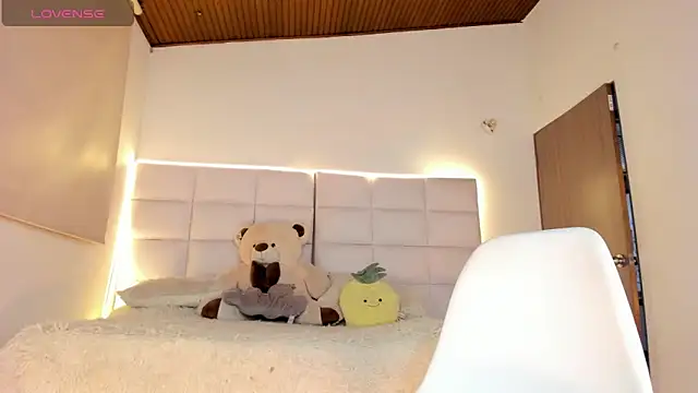 Nicolle ds online show from December 5, 2024, 3:31 am