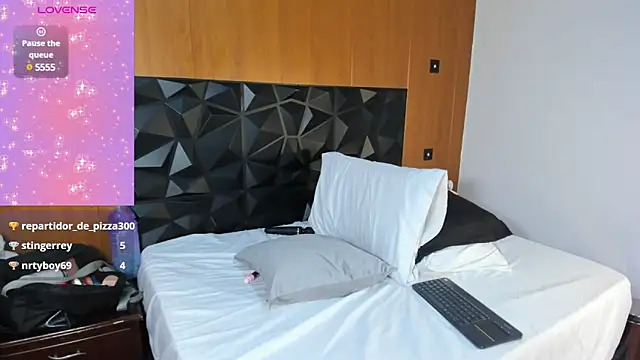 Wendy Marchall online show from March 9, 2025, 2:29 am