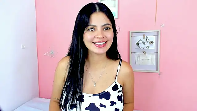 Snapshot of Amandalorense_ chatting on October 1, 2025, 2:49 am Amandalorense online show from October 1, 2025, 2:49 am