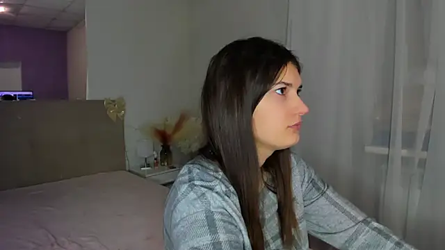 Snapshot of Laura_Leee chatting on February 23, 2026, 6:25 am Laura Leee online show from February 23, 2026, 6:25 am