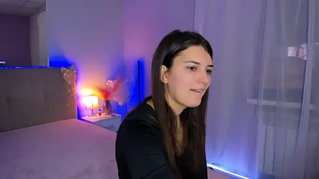 Snapshot of Laura_Leee chatting on February 22, 2026, 6:16 am Laura Leee online show from February 22, 2026, 6:16 am