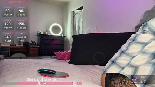 Snapshot of VeronicaRonnieTaylor chatting on March 28, 2026, 7:42 am VeronicaRonnieTaylor online show from March 28, 2026, 7:42 am