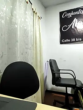 Snapshot of DULCE__26 chatting on September 14, 2025, 12:44 am DULCE 26 online show from September 14, 2025, 12:44 am