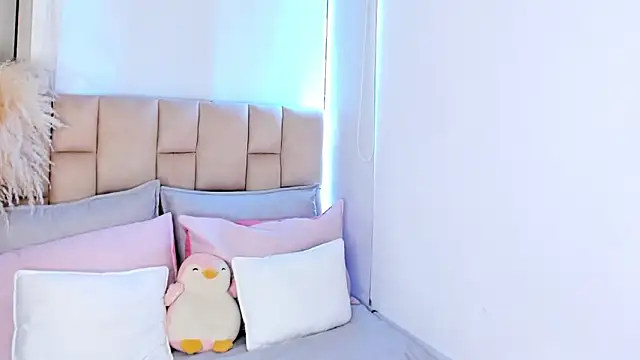 SpicySugar  online show from September 22, 2025, 7:09 pm