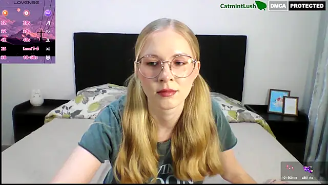 CatmintLush online show from September 14, 2025, 11:49 pm
