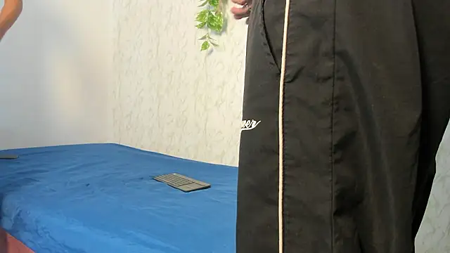 jony honey online show from March 25, 2026, 12:04 pm