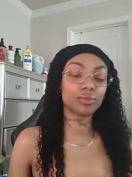butterflybootyy online show from May 22, 2026, 2:48 pm