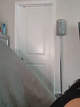 butterflybootyy online show from June 1, 2026, 12:49 pm