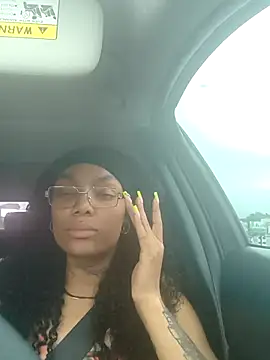 butterflybootyy online show from April 28, 2026, 11:53 pm