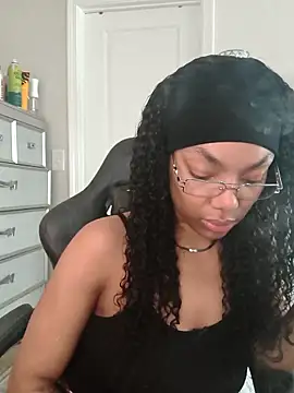 butterflybootyy online show from April 29, 2026, 2:10 pm
