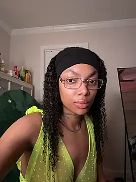 butterflybootyy online show from April 23, 2026, 9:49 am