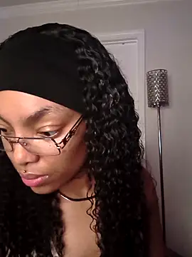 butterflybootyy online show from May 4, 2026, 7:55 am