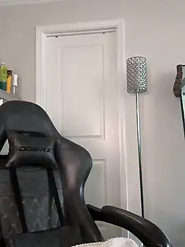 butterflybootyy online show from April 29, 2026, 5:30 pm