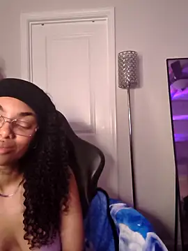 butterflybootyy online show from May 19, 2026, 1:56 am