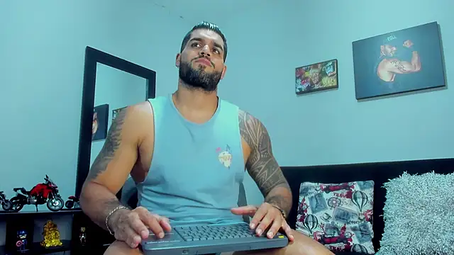 SamirHazard97 online show from February 19, 2025, 7:26 pm