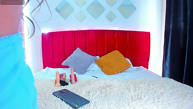 Cristal moon1 online show from March 16, 2025, 8:54 pm